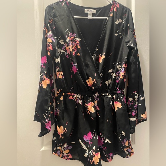 Arizona Romper Size M, Great Cond.. - Picture 2 of 8